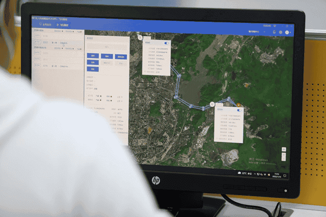 综合定位装置，突破环境限制，领航救援行动