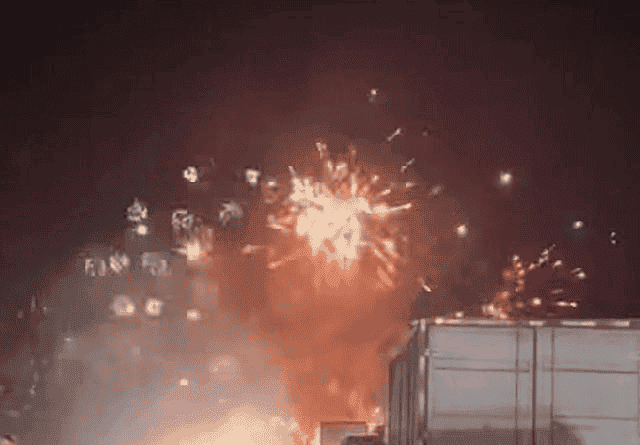 京哈高速货车烟花爆炸，所幸无人员伤亡