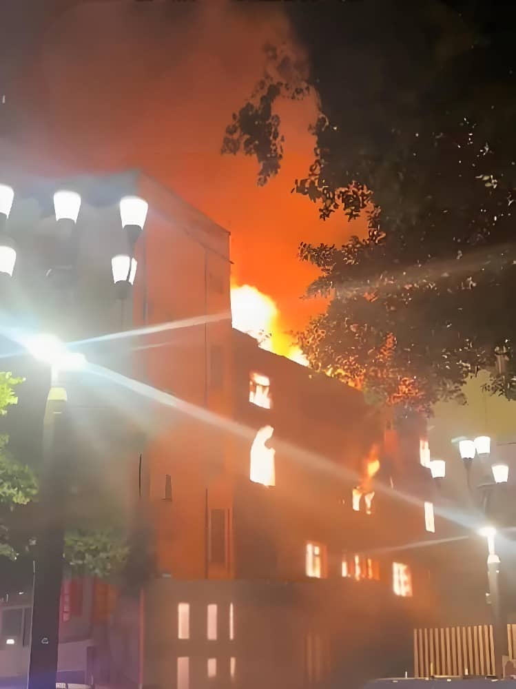 重庆渝中区解放碑街道发生火灾事故