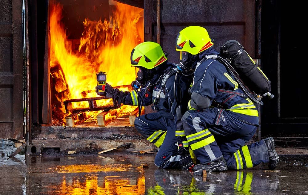 红外热成像仪，森林防火与应急救援的“火眼金睛”