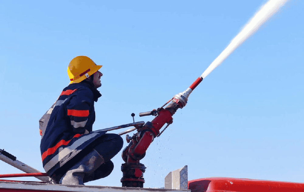 便携式移动消防炮：灾害救援与消防灭火的高效解决方案