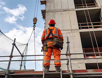 电力现场人员违规作业频发？安全帽监测系统这样解决