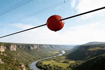 为何高空输电线路必装它？输电线路航空标志球