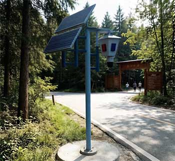 太阳能供电 + 远程操控，太阳能语音监控杆