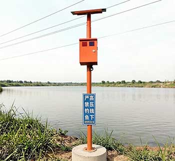 高压线下防垂钓智能警示杆：免维护、易安装，破解垂钓安全痛点