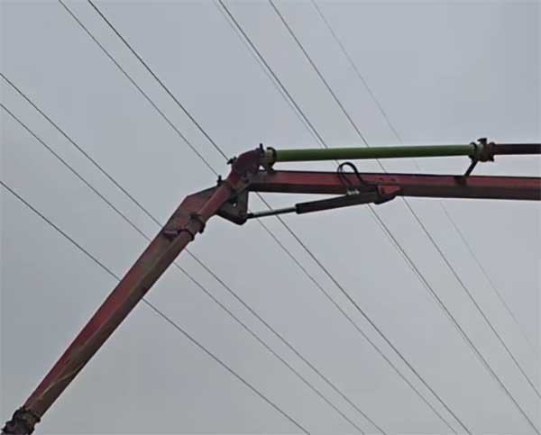 视线受限、环境复杂？高压取电防外破警示装置破解高压触电