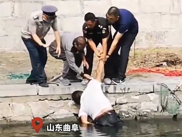 开放式水域隐患多，太阳能语音监控杆轻松解决安防难题