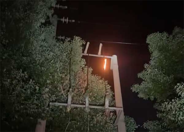 两三点夜间野蛮施工难察觉？AI球机监测装置杜绝线路跳闸隐患